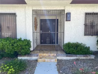 Photo #6: 2493895 Listing