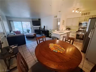 Photo #1: 2493898 Listing 