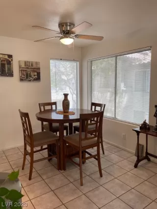 Photo #4: 2493898 Listing 