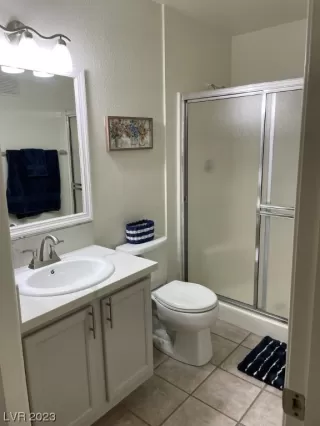 Photo #5: 2493898 Listing 