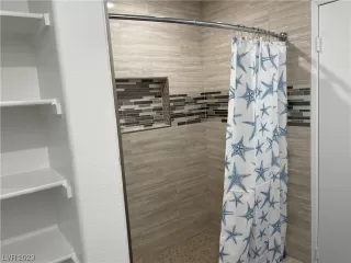 Photo #2: 2493903 Listing