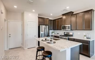 Photo #3: 2493904 Listing 