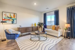 Photo #5: 2493905 Listing