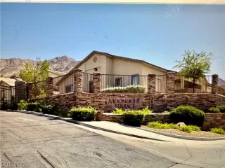 Photo #2: 2493909 Listing 