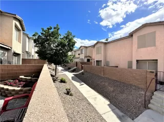 Photo #3: 2493918 Listing 