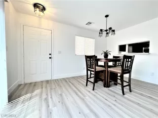 Photo #5: 2493918 Listing 