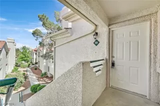 Photo #2: 2493919 Listing 