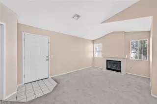 Photo #4: 2493919 Listing 