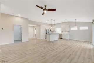 Photo #5: 2493924 Listing 