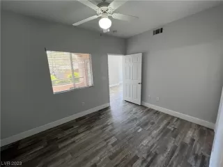 Photo #3: 2493943 Listing