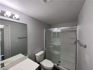 Photo #5: 2493943 Listing