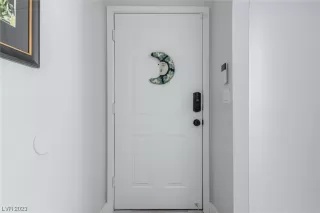 Photo #1: 2493946 Listing 