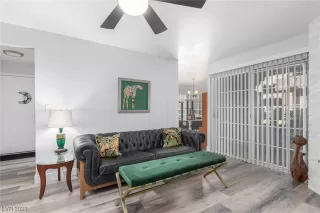 Photo #2: 2493946 Listing 