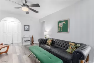 Photo #4: 2493946 Listing 