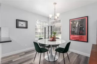 Photo #6: 2493946 Listing 