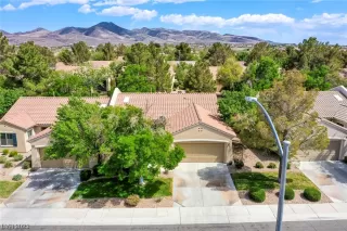 Photo #1: 2493961 Listing