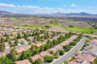 Photo #3: 2493961 Listing