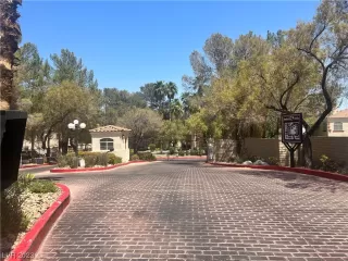 Photo #1: 2493990 Listing 