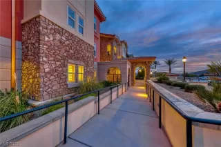 Photo #1: 2494002 Listing 