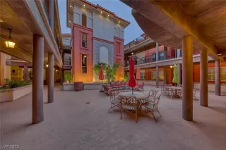 Photo #5: 2494002 Listing 