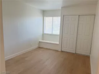 Photo #3: 2494024 Listing 