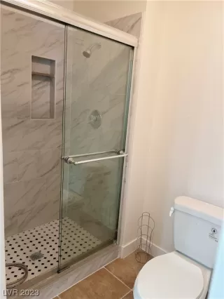 Photo #5: 2494024 Listing 