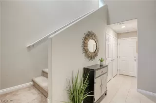 Photo #2: 2494029 Listing 