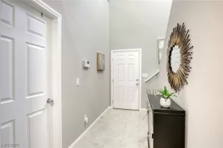 Photo #3: 2494029 Listing 