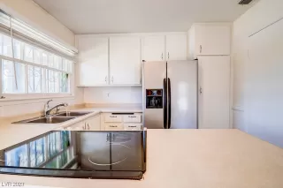 Photo #1: 2494030 Listing 