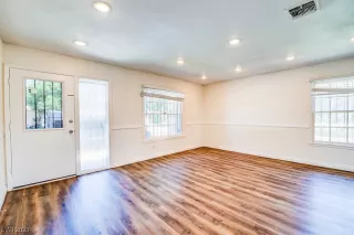 Photo #3: 2494030 Listing 