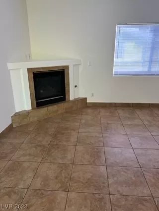 Photo #4: 2494035 Listing 