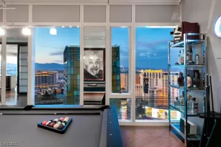 Photo #1: 2494045 Listing 