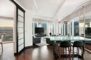 Photo #5: 2494045 Listing 