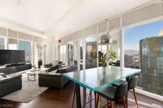 Photo #6: 2494045 Listing 