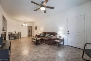 Photo #6: 2494058 Listing