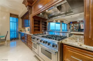 Photo #6: 2494083 Listing