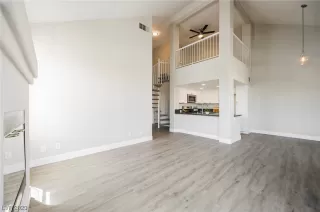 Photo #1: 2494136 Listing 