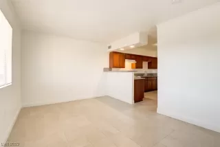 Photo #3: 2494141 Listing 