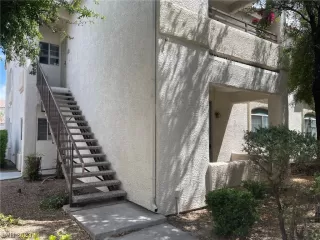 Photo #3: 2494153 Listing 