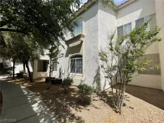 Photo #5: 2494153 Listing 