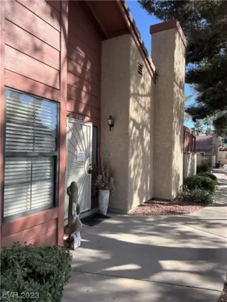 Photo #3: 2494170 Listing 