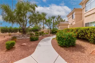 Photo #1: 2494219 Listing 