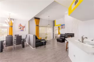 Photo #3: 2494219 Listing 