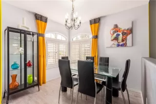 Photo #4: 2494219 Listing 