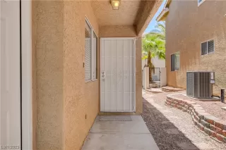 Photo #3: 2494221 Listing 