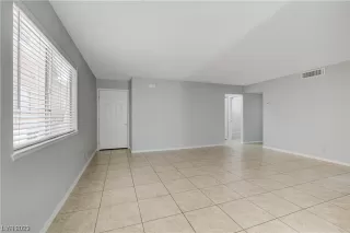 Photo #4: 2494221 Listing 