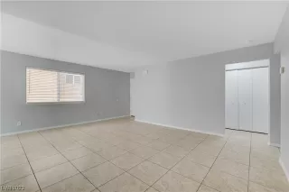 Photo #6: 2494221 Listing 