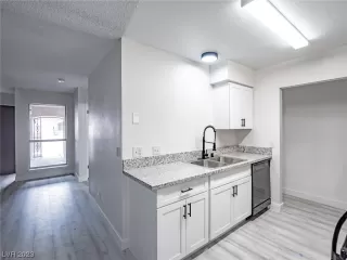 Photo #4: 2494229 Listing 