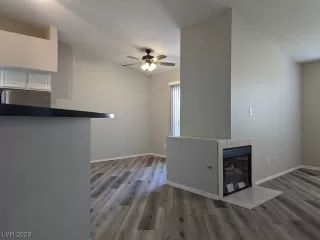 Photo #3: 2494231 Listing 