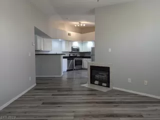 Photo #5: 2494231 Listing 